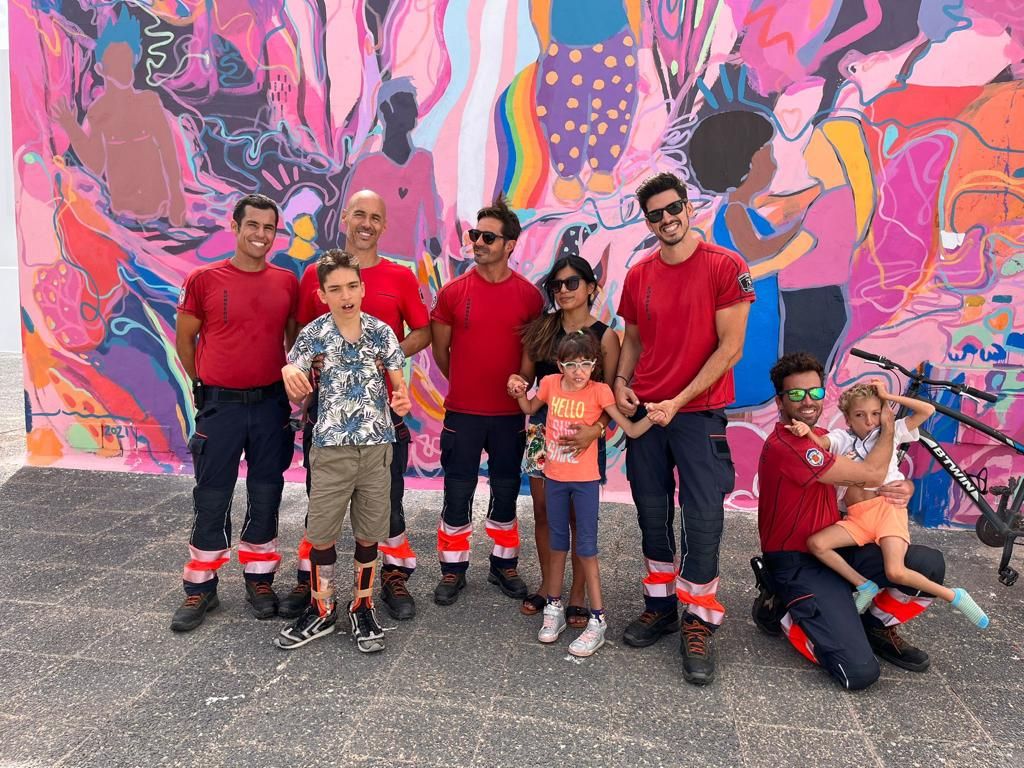 Visita de los Bomberos de Lanzaorte al grupo de Costa Teguise.jpg