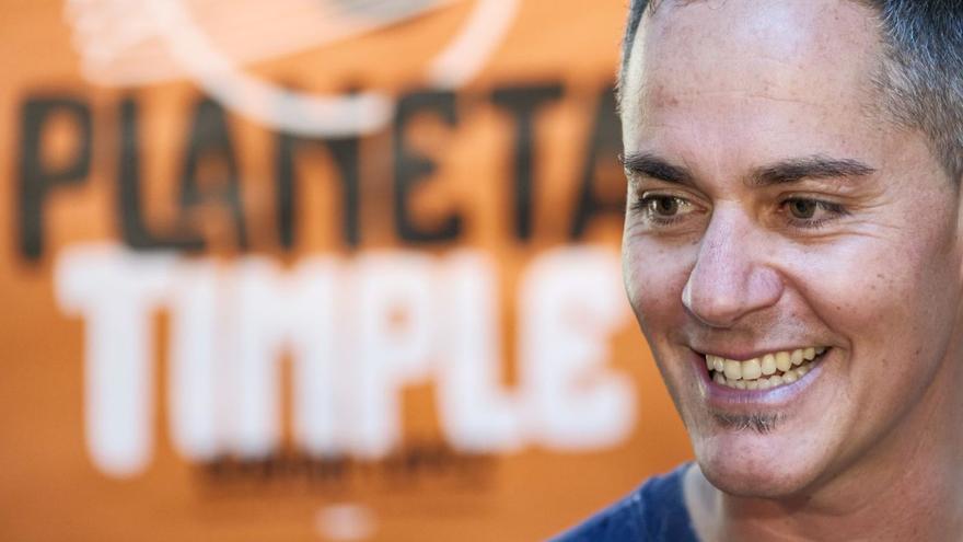 El timplista Germán López, ayer, en el Cuyás. | EFE/ÁNGEL MEDINA G.