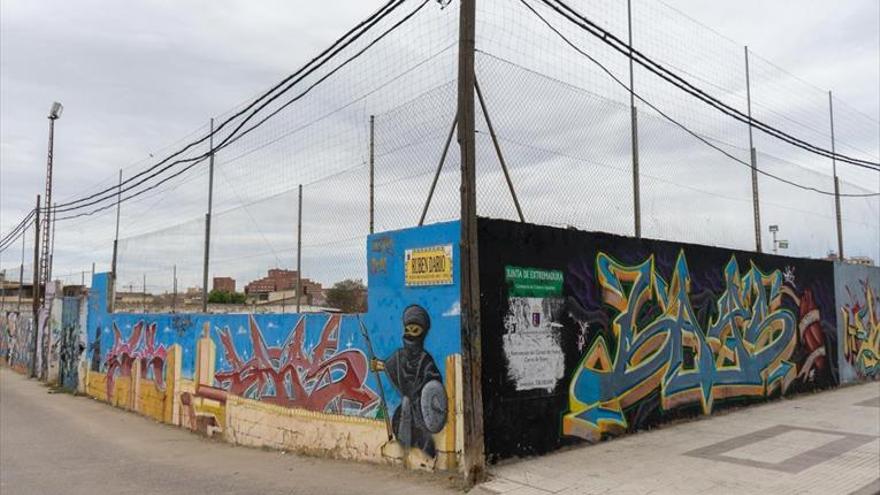 Los vecinos urgen iniciar la obra del campo de fútbol del Cerro