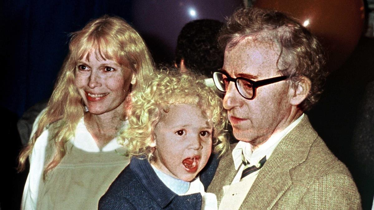 lmmarco24943694 mas periodico   woody allen  mia farrow and  their children 180524134523