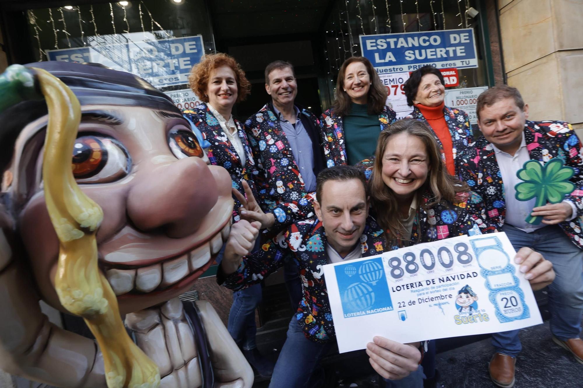 EN IMÁGENES: Asturias celebra una jornada de Lotería de Navidad con más de 4 millones en premios muy repartidos