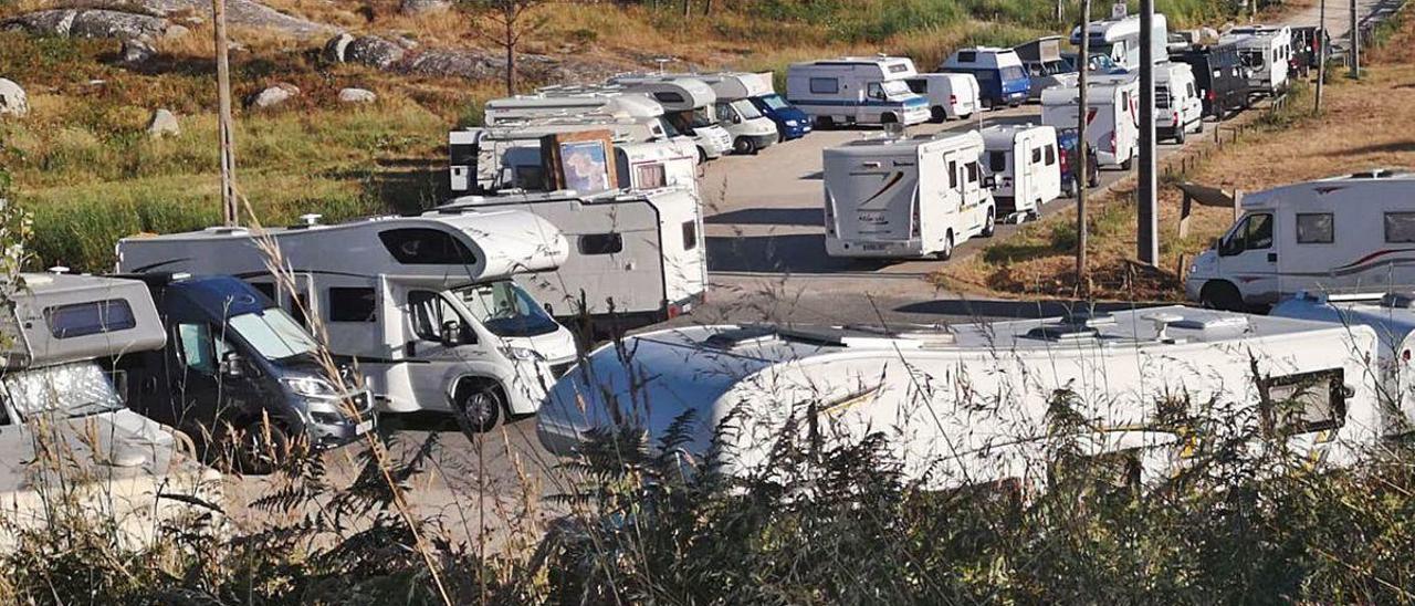 Caravanas en Cabo Udra el primer fin de semana del mes de julio.