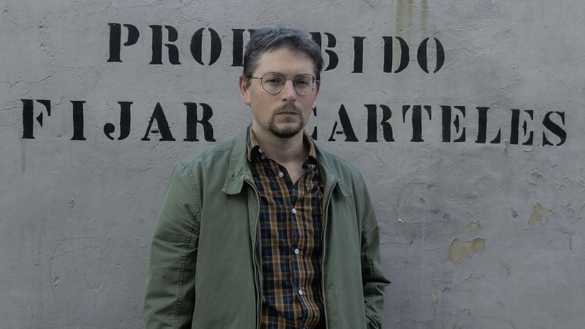 El crítico y poeta Manuel Valero