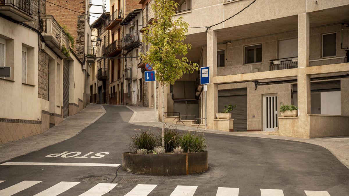 El carrer Pont acabat de reurbanitzar