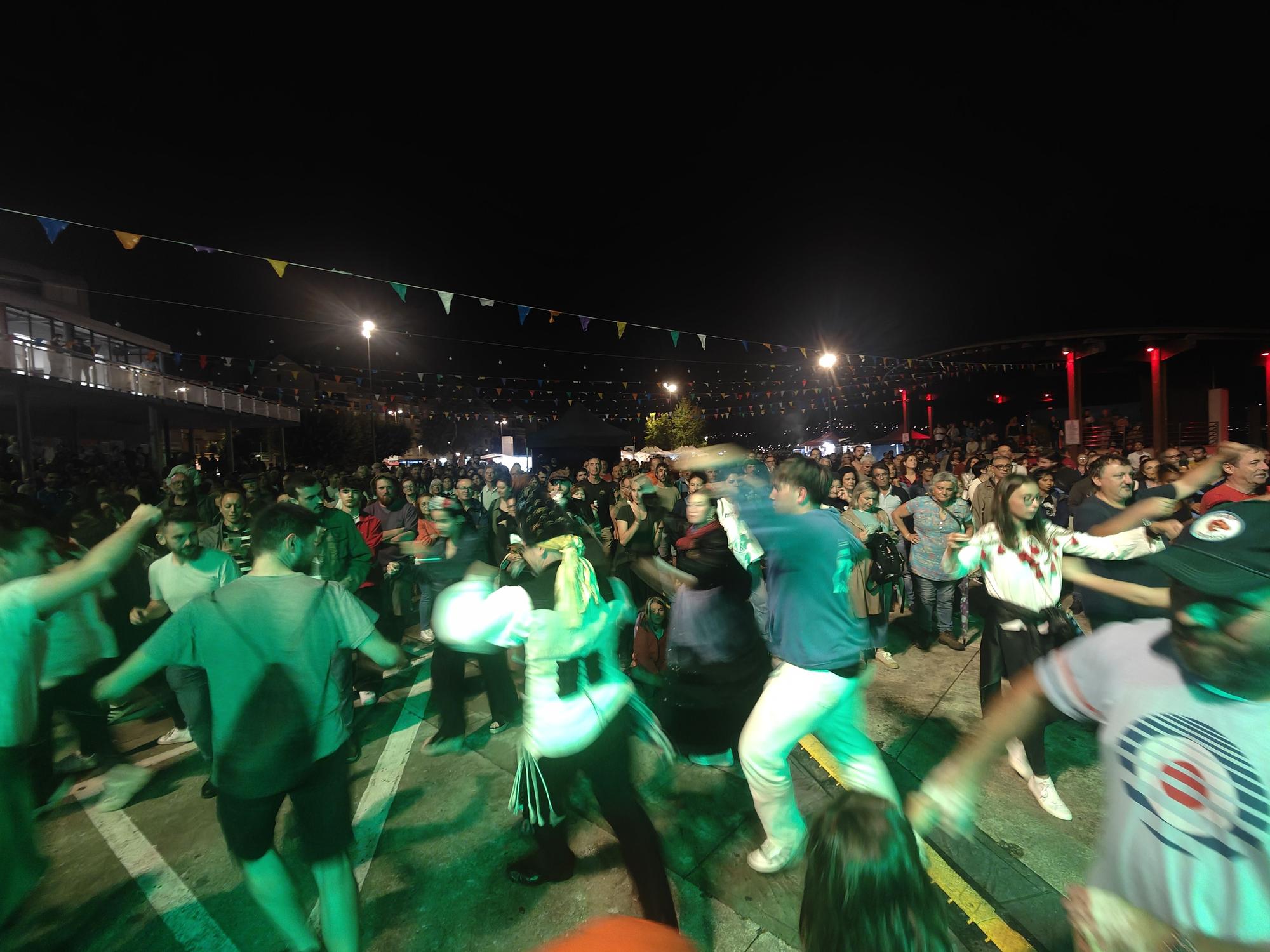 El Festival Intercéltico vence a la lluvia en Moaña