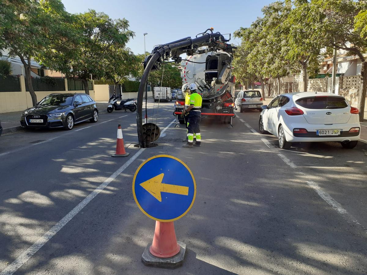 Alicante activa el dispositivo de limpieza de barrancos, imbornales y alcantarillado en prevención de posible gota fría