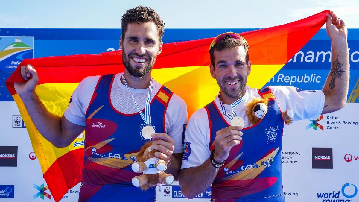 Jaime Canalejo y Javier García con la medalla de plata