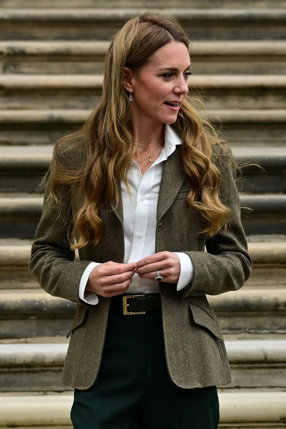 Kate Middleton cambia de ''look' y luce melena rubia