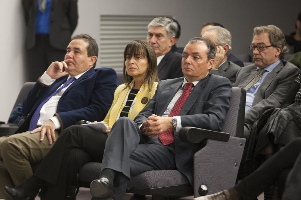 Conferencia de Andrés García Reche en el Club Mercantil