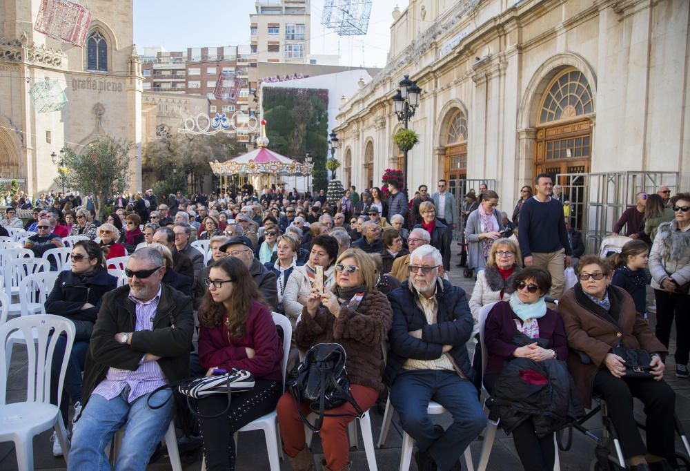 Avtos del Día de Constitución en la plaza María Agustina y plaza Mayor de Castelló