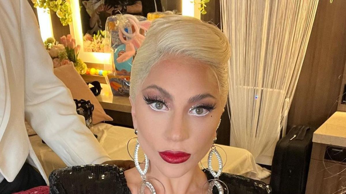 El maquillaje puede ser bueno para la salud mental, o eso dice Lady Gaga