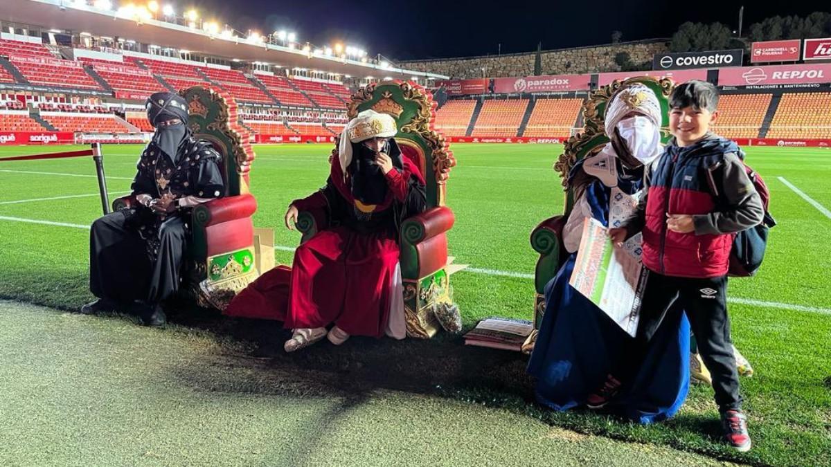 Los Pajes Reales, en el Nou Estadi