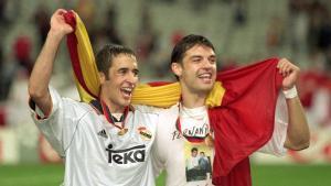 Fernando Morientes junto a Raúl celebrando la Liga de Campeones