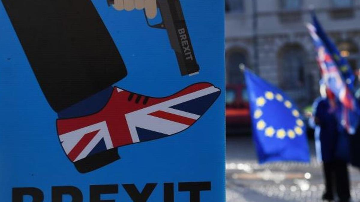 Ein Schuss in den Fuß für viele Briten im Ausland: Der Brexit bringt weiterhin Nachteile mit sich.