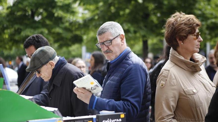 La lluvia desluce un exitoso Día del Libro