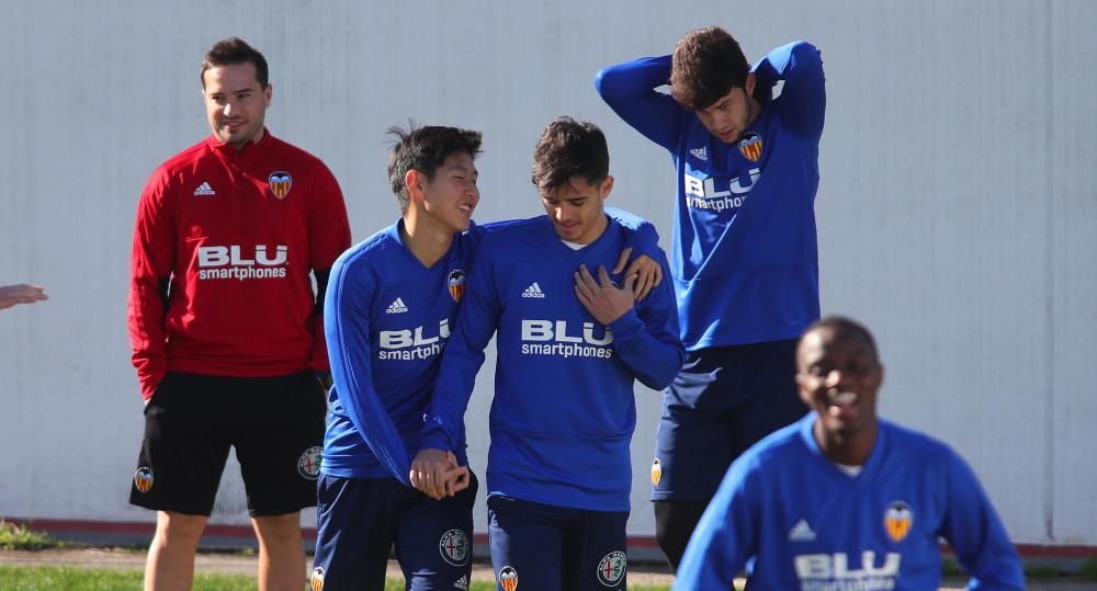 El balón de la Europa League en el entrenamiento