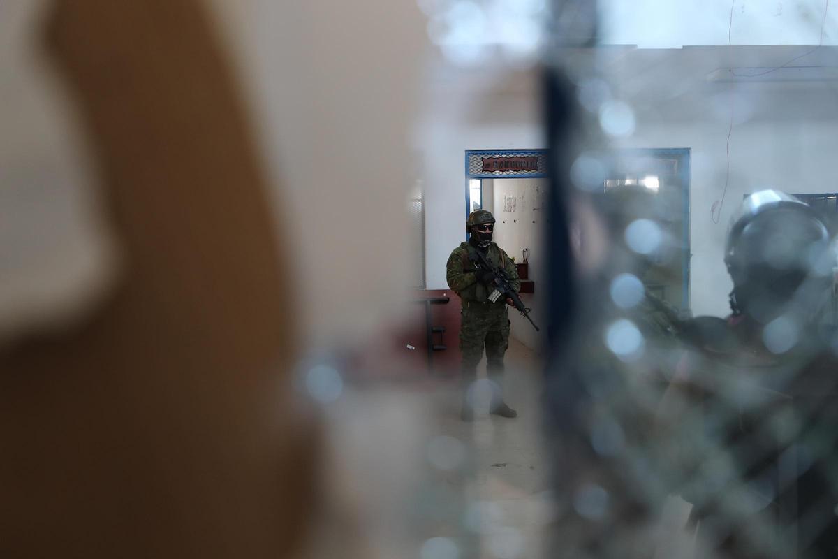 Al menos 15 presos muertos y 14 heridos en nuevos incidentes en la mayor cárcel de Ecuador.