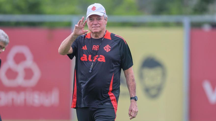 Abel Braga, durante un entrenamiento