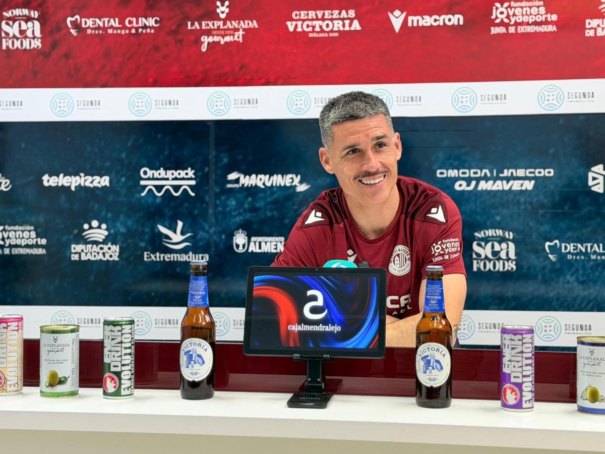 Juanmi Callejón en sala de prensa de la ciudad deportiva.