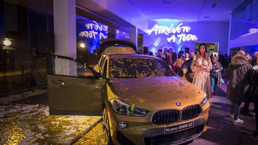 Augusta Aragón y su nuevo BMW X2 se visten de oro