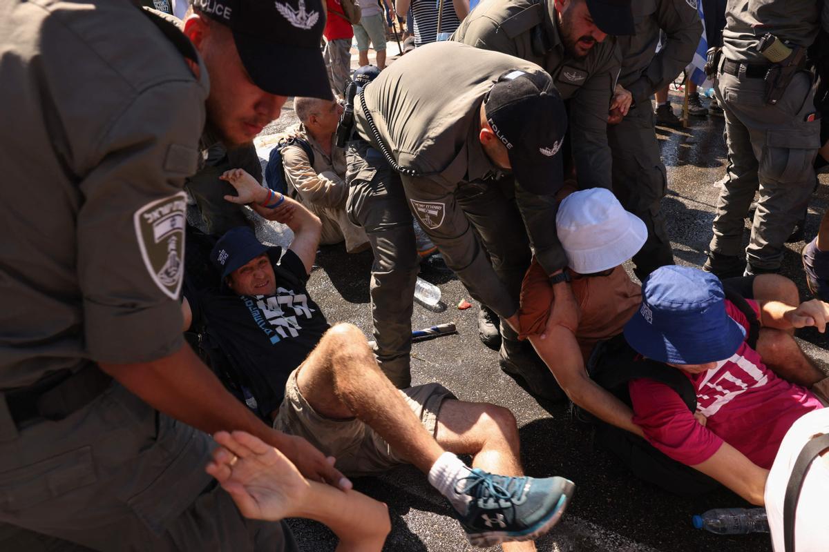 Las protestas masivas continúan en Israel por la reforma judicial