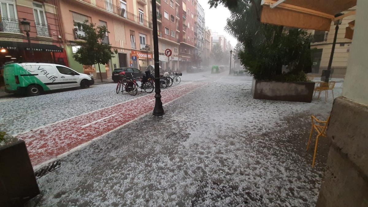 Imagem de arquivo de uma forte tempestade de granizo registada em Valência há quatro anos.