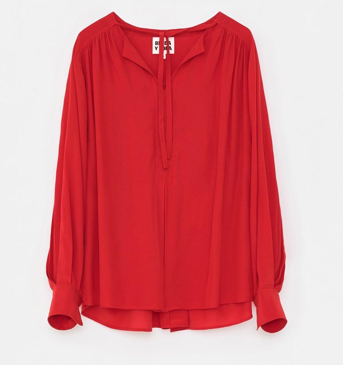 Blusa roja (precio: 50 euros)