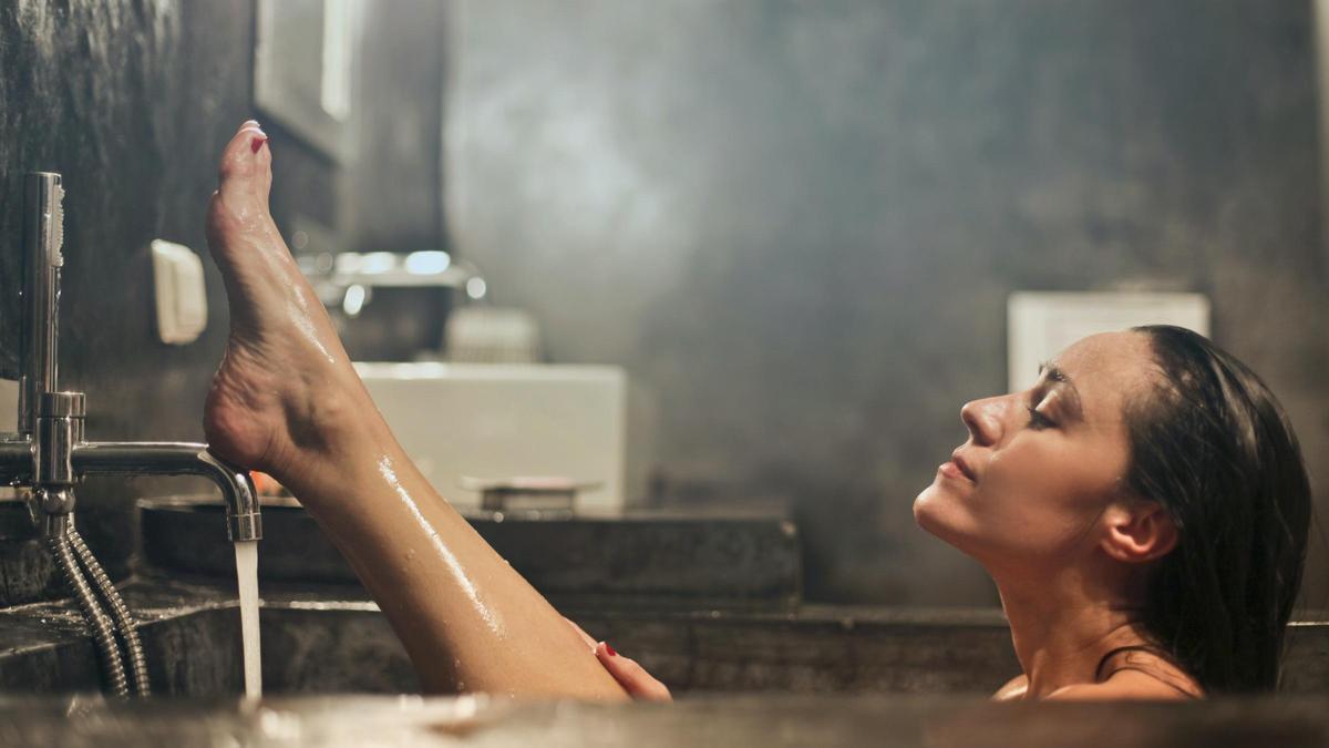 La xerosis o piel seca se previene con duchas cortas en agua templada