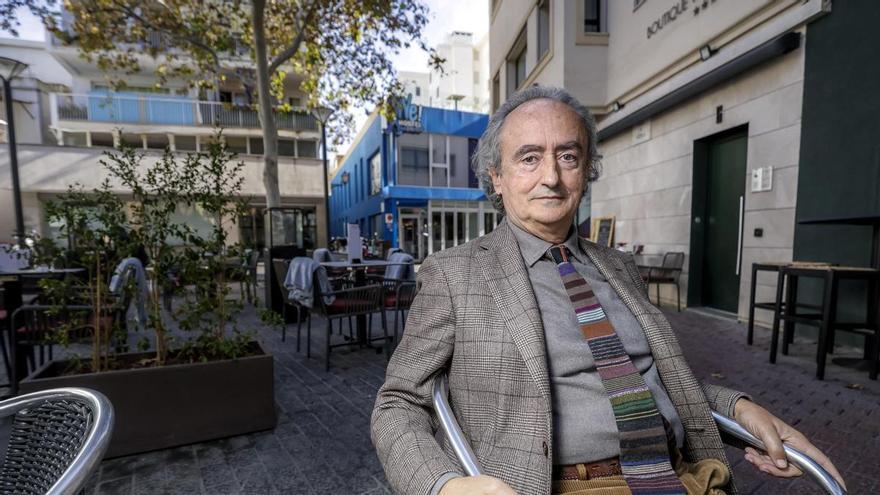 El escritor José Carlos Llop conversará con el periodista Sergio Vila-Sanjuán en la Fundación Juan March de Palma