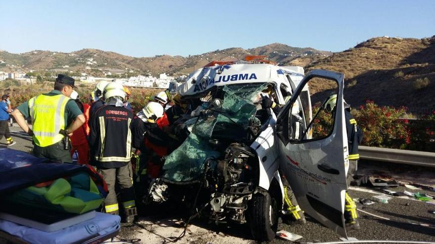 Ambulancia accidentada en la A-7.