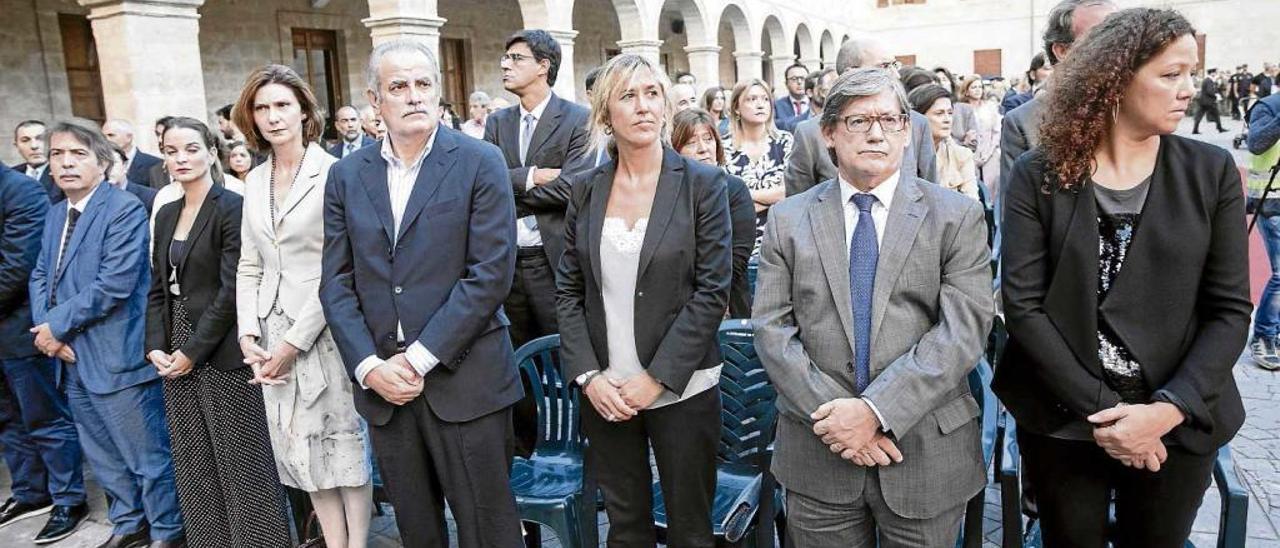 El Govern estuvo representado por la consellera Catalina Cladera (a la derecha).