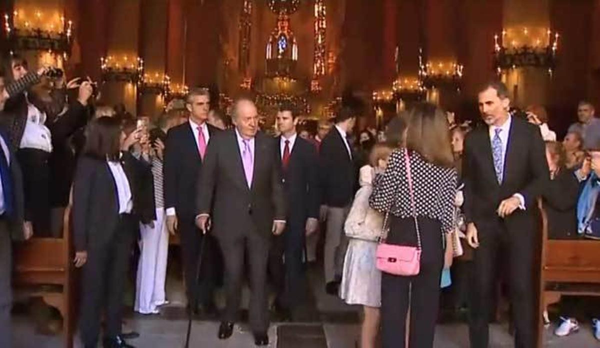 El lenguaje no verbal del polémico vídeo de la reina Letizia y Doña Sofía: "Hay actitudes agresivas"