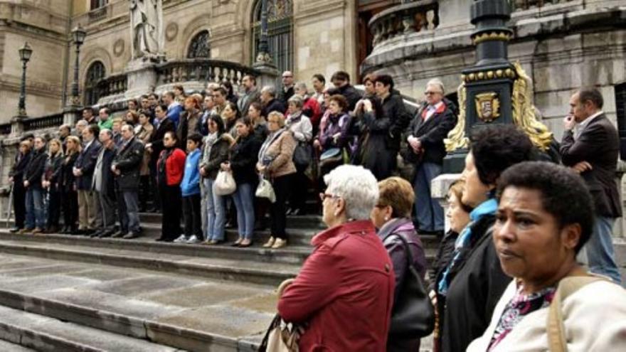 Concentración por el asesinato de dos mujeres en Bilbao