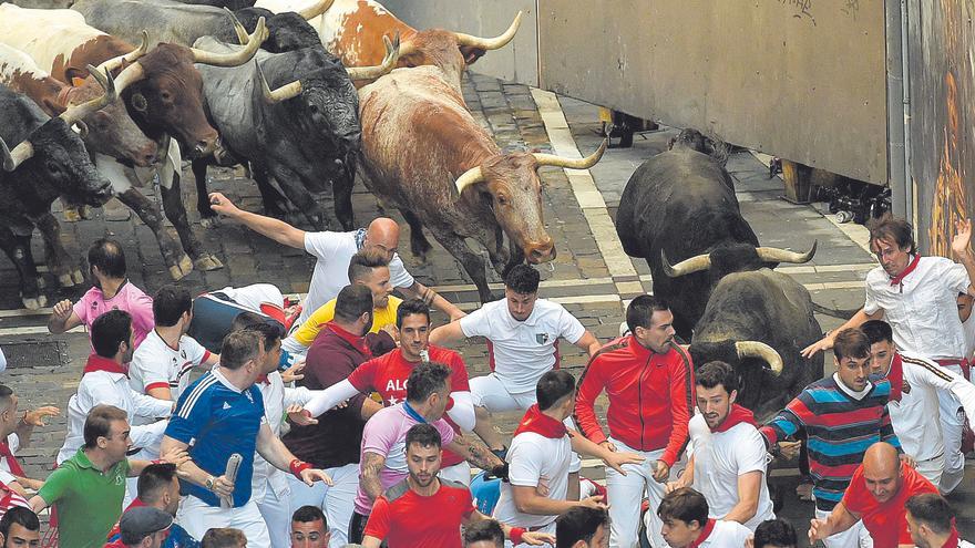 El mejor corredor de encierros de Castellón, herido por asta de toro en San Fermín