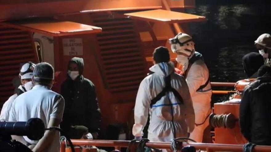 Rescatadas 60 personas de una patera en Gran Canaria