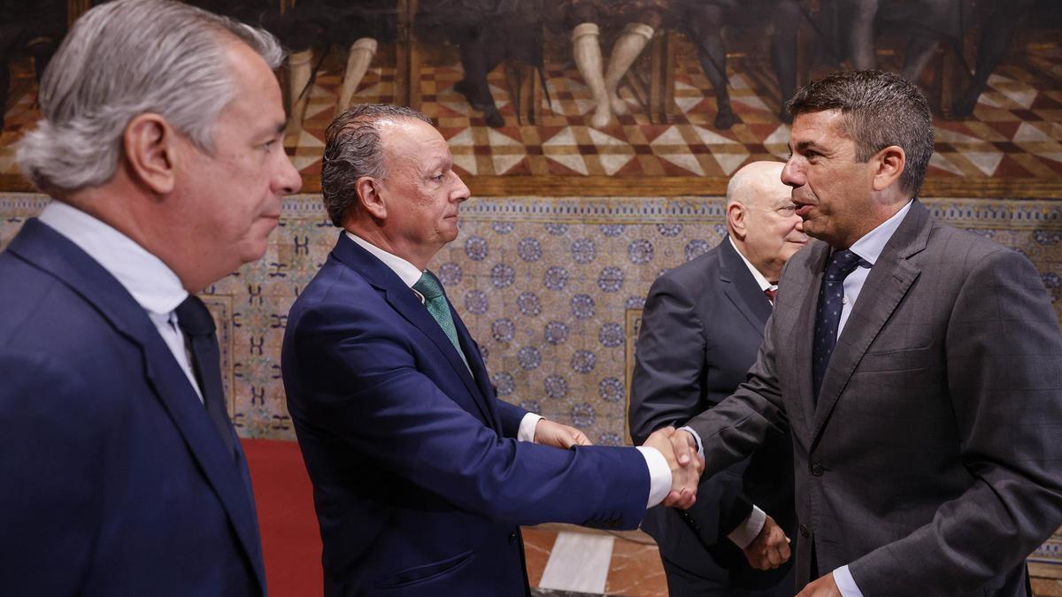 Carlos Mazón y Salvador Navarro, hoy en el Palau de la Generalitat.