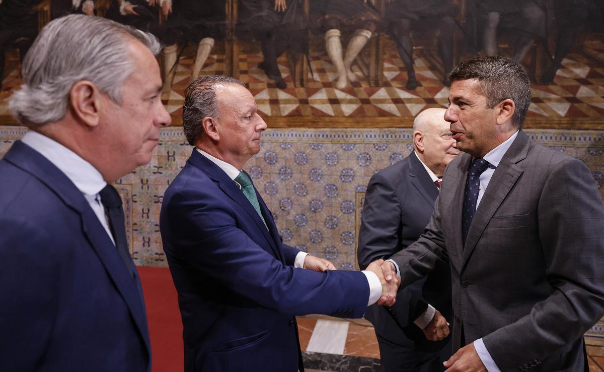 Carlos Mazón y Salvador Navarro, hoy en el Palau de la Generalitat.