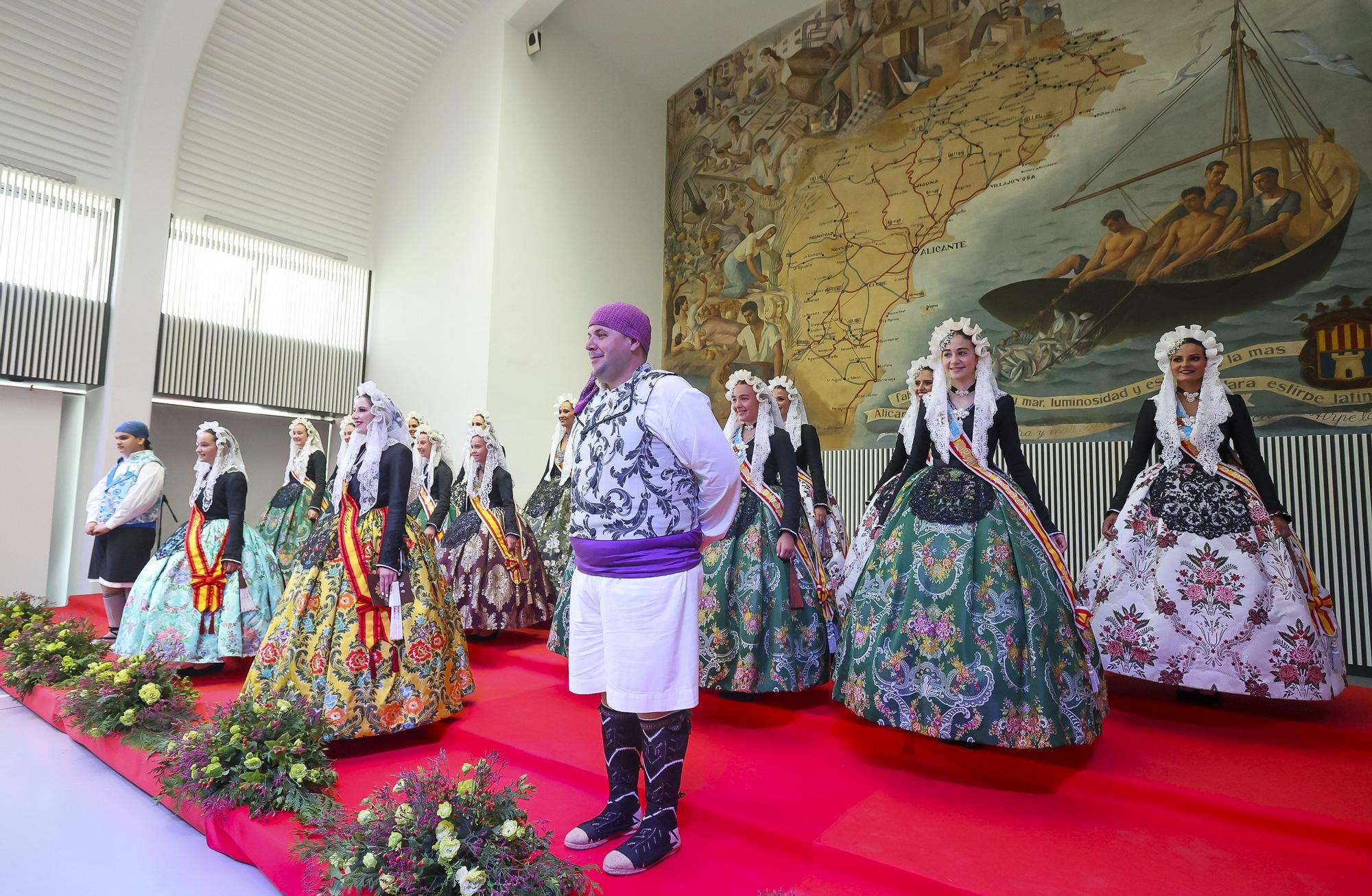 Homenaje a las Bellezas y Damas de los distritos de Hogueras