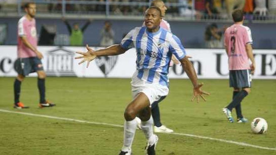 Julio Baptista celebra su gol más espectacular con el Málaga, el que marcó de chilena al Getafe.