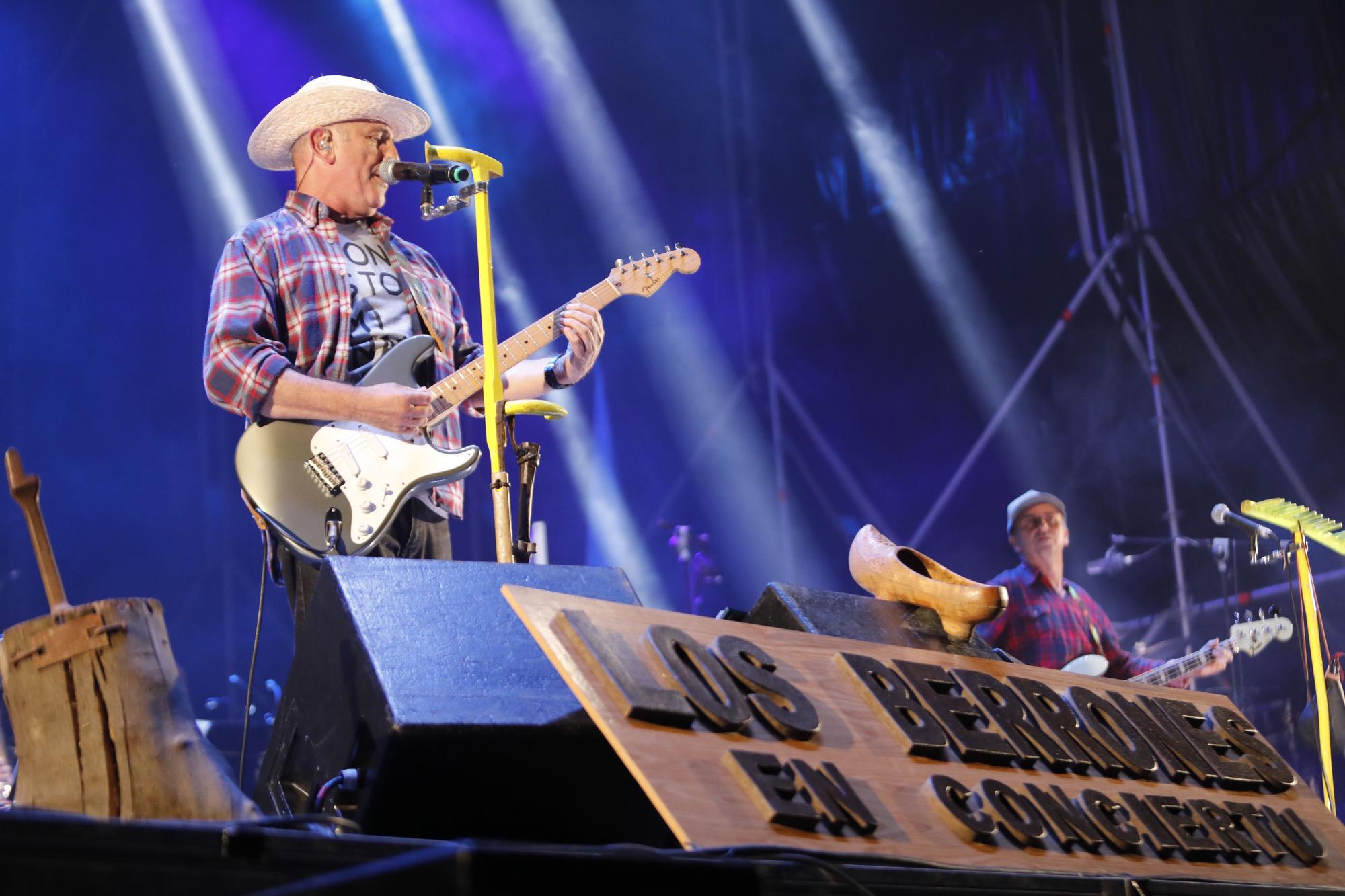 En imágenes: Concierto de "Los Berrones" en la playa de Poniente