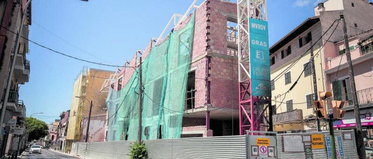 El nuevo edificio construido entre la plaza Gomila y las calles Joan Miró y Robert Graves.