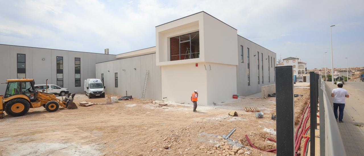 Obras en el Centro de Emergencias de Orihuela Costa