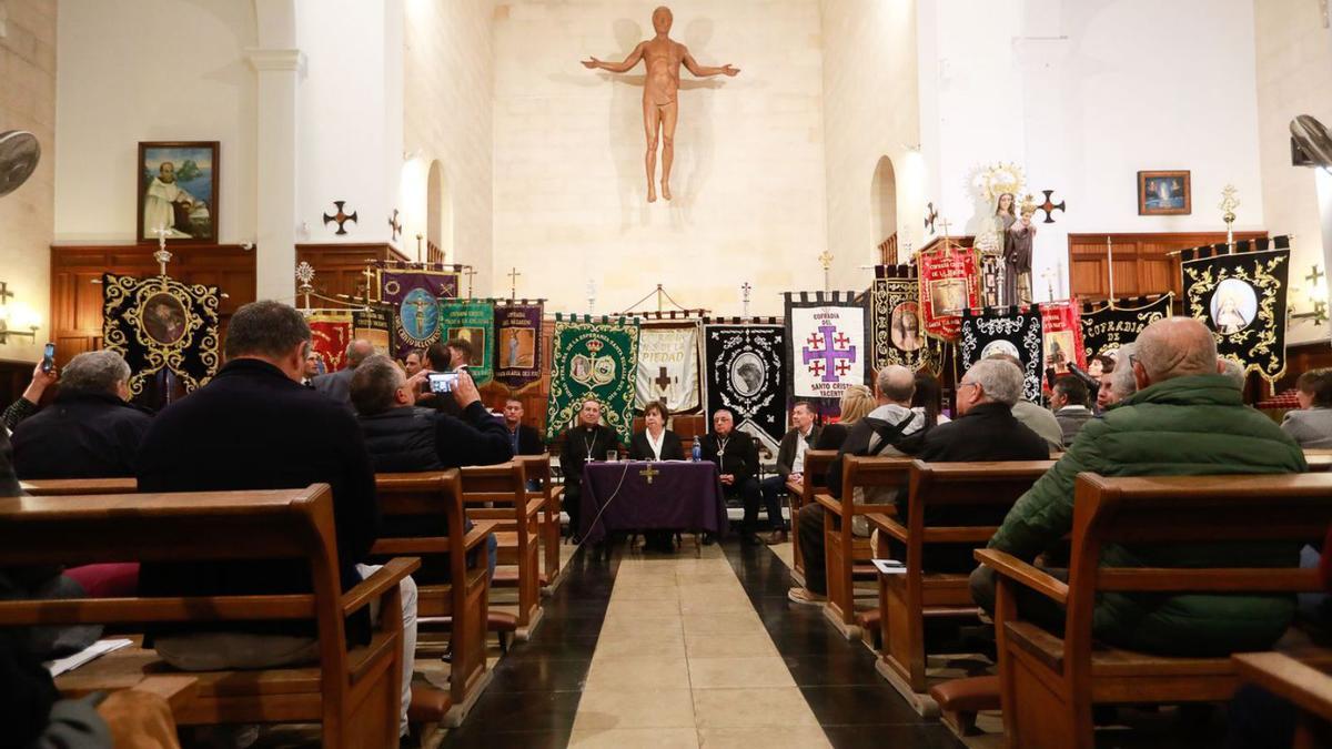La iglesia de Sant Elm acogió el acto. | TONI ESCOBAR