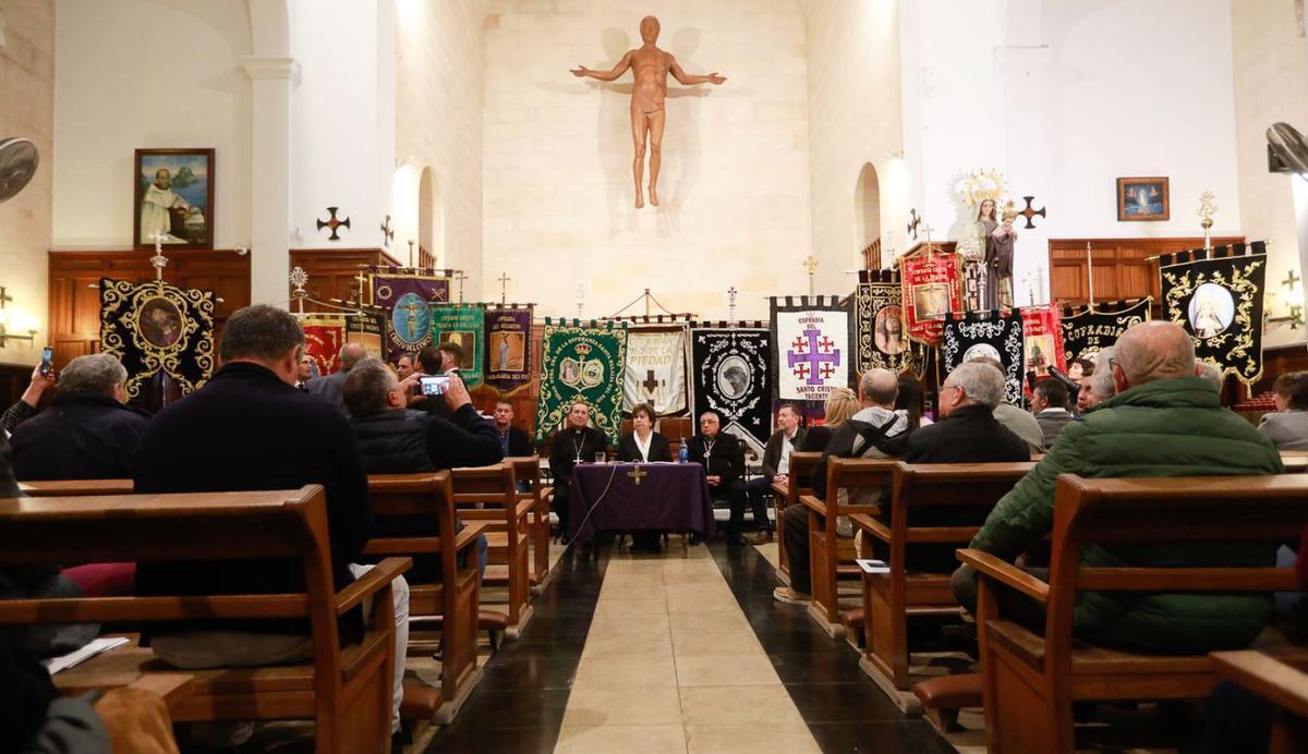 La iglesia de Sant Elm acogió el acto. | TONI ESCOBAR