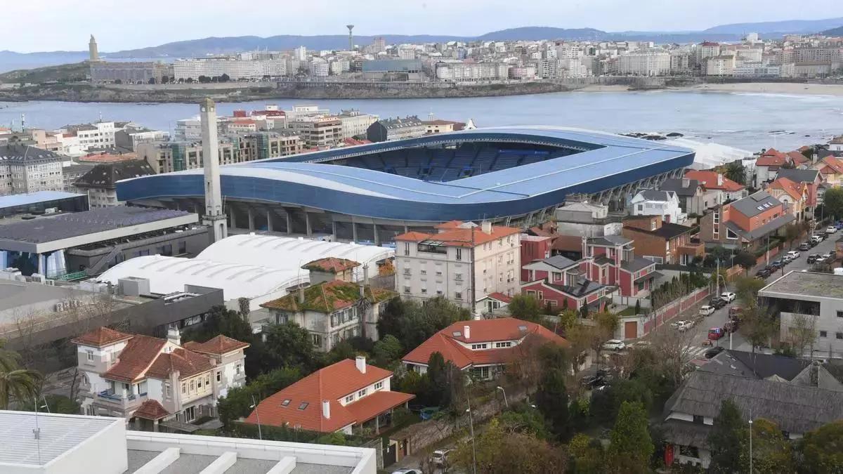 Vista del estadio de Riazor desde el observatorio meteorológico de A Coruña.