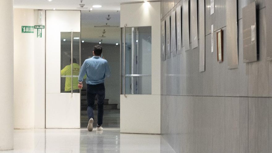 Así es Vito Quiles, el colaborador ilicitano de Alvise al que busca la Justicia
