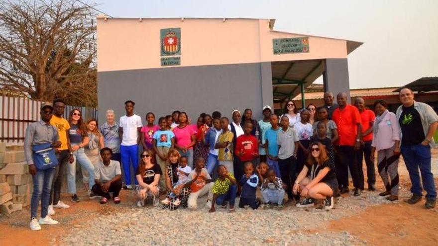 Mans Mercedàries posa fi al Camp de Treball amb l’ampliació d’una escola a Luanda