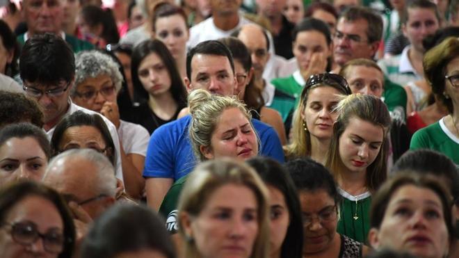 Chapecó homenajeó a los suyos con el corazón roto