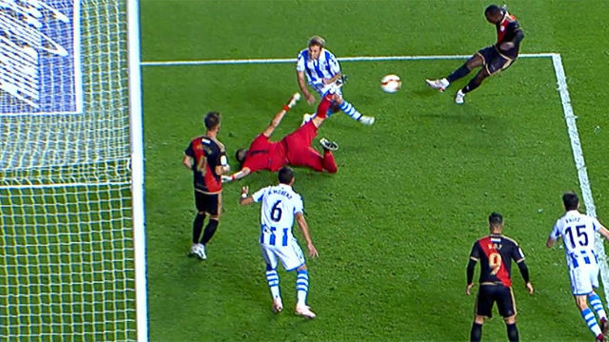 El error de la jornada: Rulli tuvo las manos de mantequilla y regaló este gol al Rayo