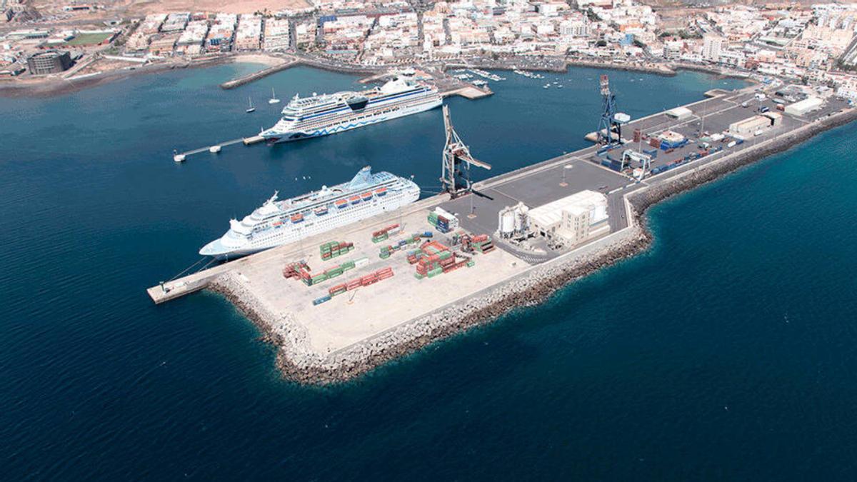 AM denuncia que eliminar la línea de Cádiz con Fuerteventura aumenta los precios